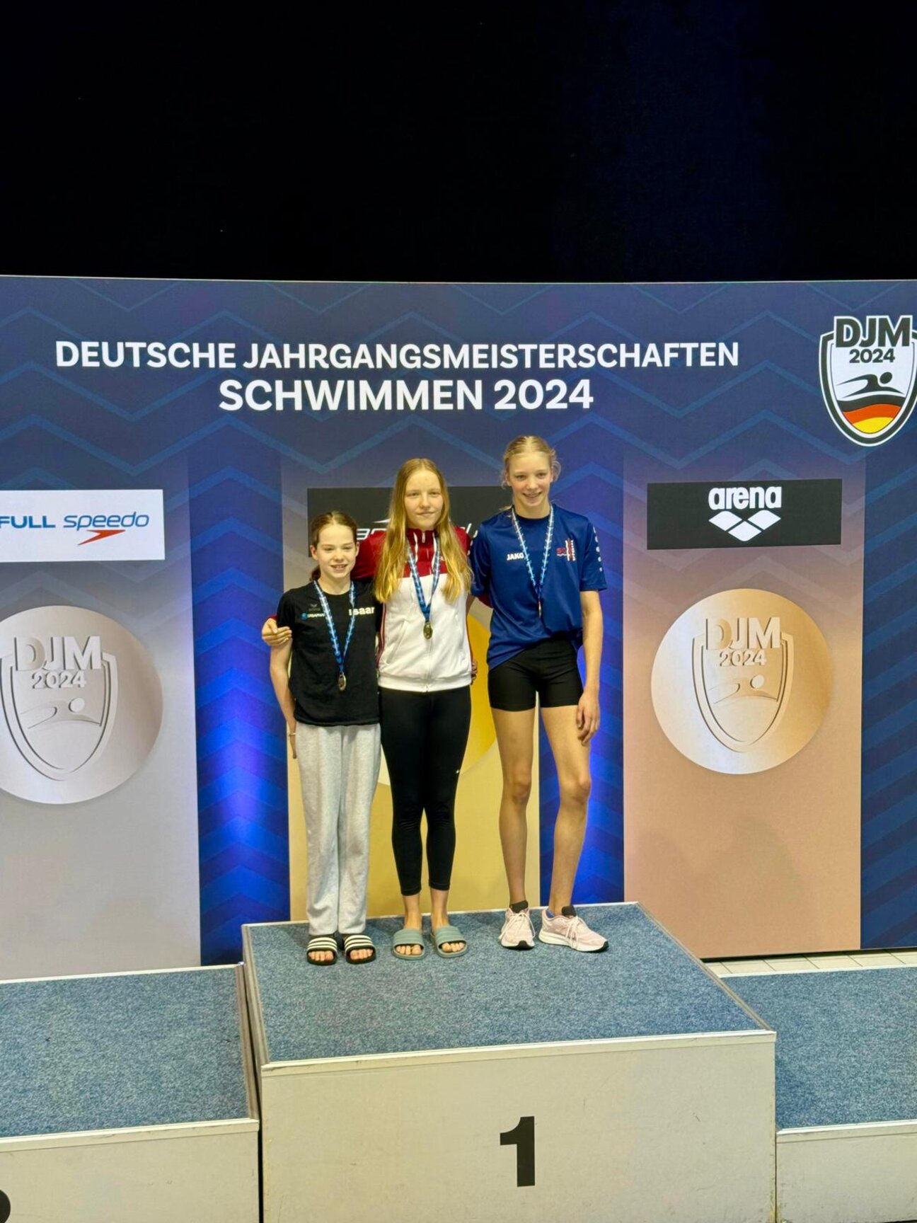 Leni Tesche (li.) gewinnt zwei Medaillen LeniT24
